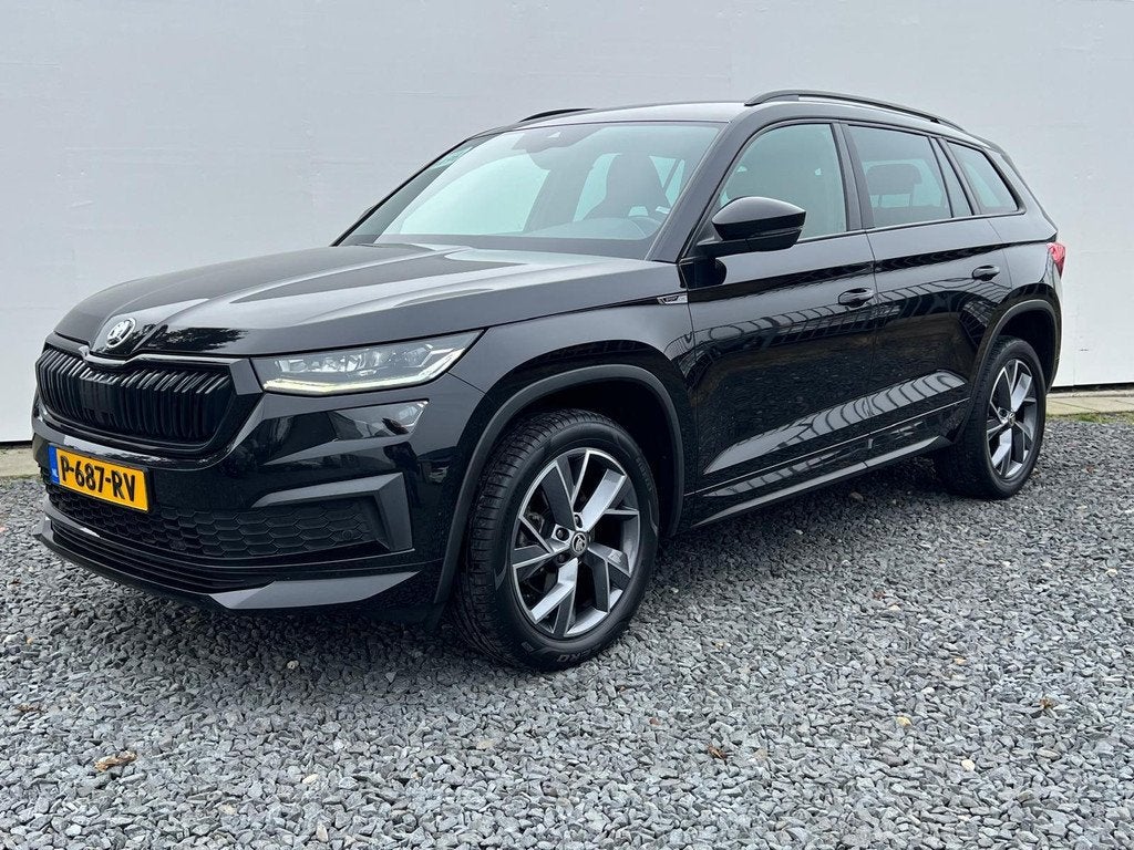 Skoda Kodiaq 1.5 TSI Sportline Business Automaat, 12 maanden, 4 cilinders, Alcantara, Zwart