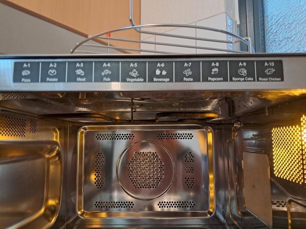 Een z.g.a.n Sharp combi magnetron, Ophalen, Combimagnetron, Zo goed als nieuw, Draaiplateau