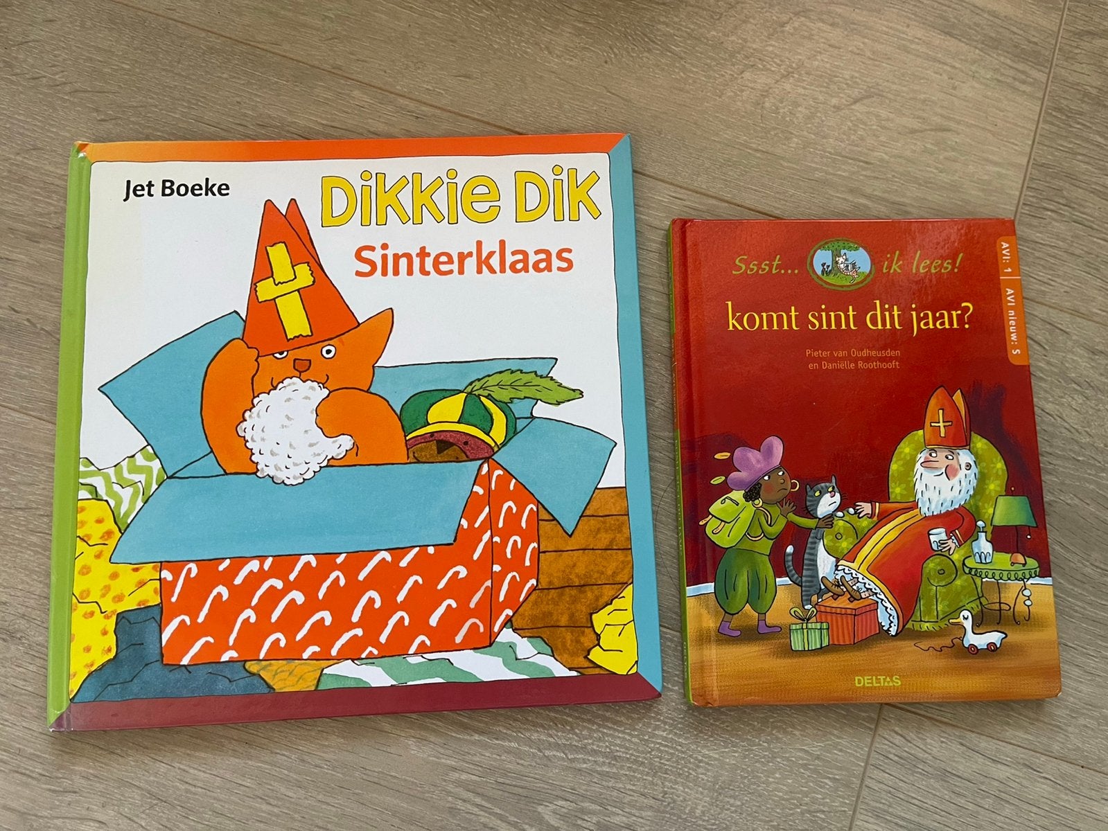 Dikkie dik sint en kerst, en avi 1 leesboek sinterklaas, Ophalen, Zo goed als nieuw, 3 tot 4 jaar