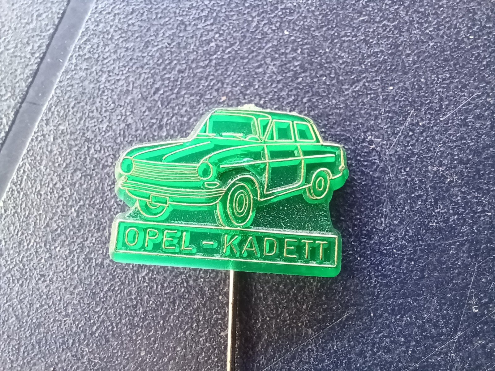 Speldje Opel Kadett (groen), Verzamelen, Ophalen of Verzenden, Gebruikt, Transport, Speldje of Pin