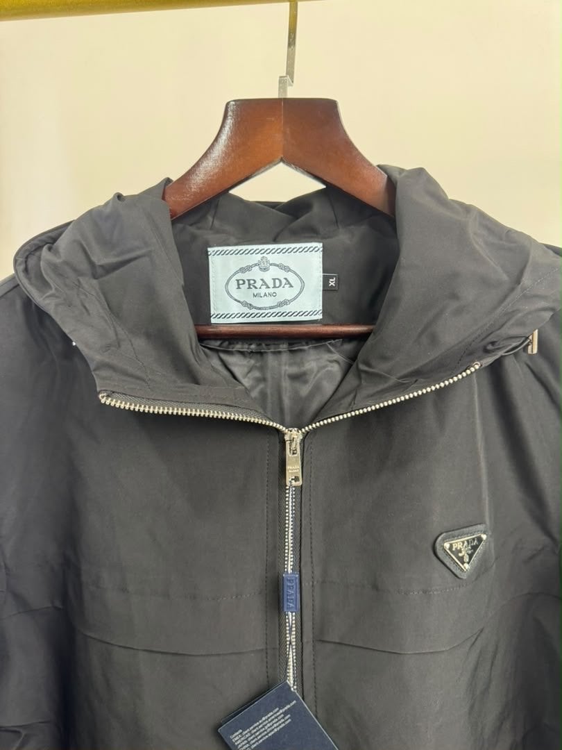 Prada Milano Zwarte Jas met Capuchon - Maat XL, Ophalen of Verzenden, Nieuw, Maat 56/58 (XL), Zwart
