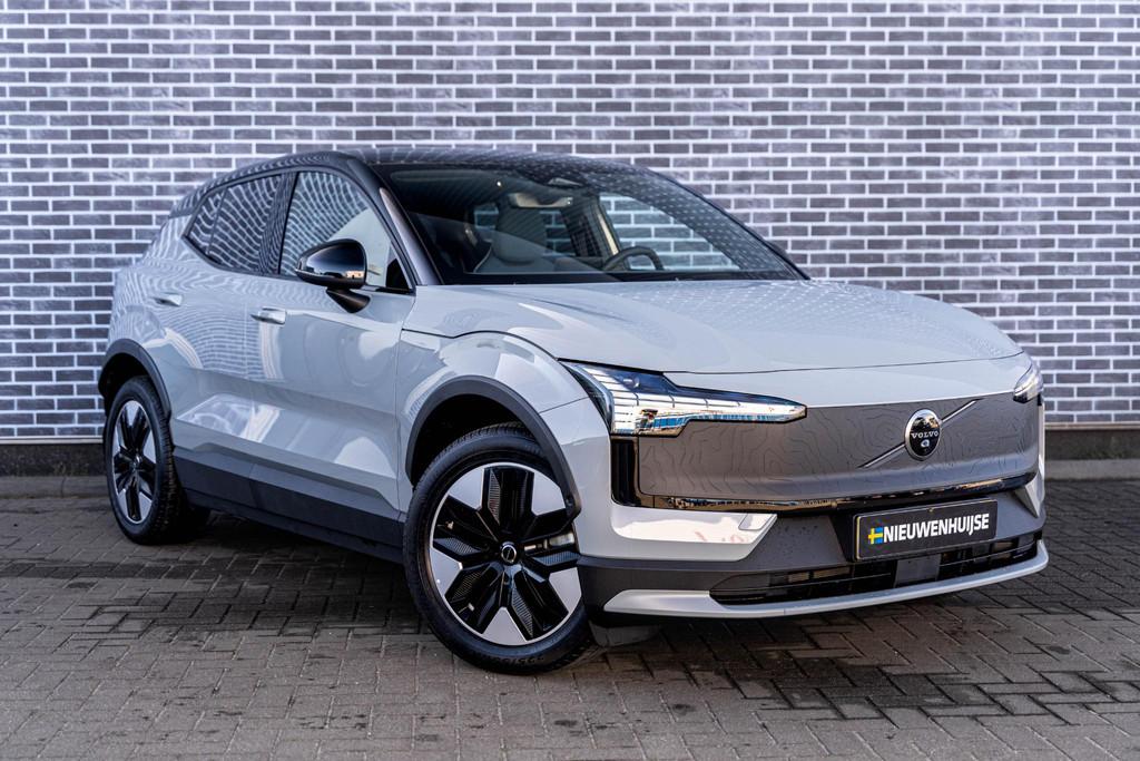 Volvo EX30 Cross Country Twin Motor Performance Ultra 69 kWh, Auto's, Volvo, 12 maanden, Gebruikt, Zwart, 680 min