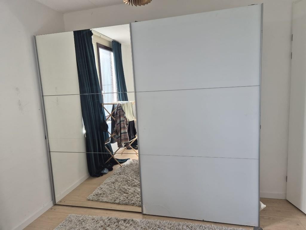 Prachtige witte kledingkast met grote spiegel, Huis en Inrichting, Kasten | Kledingkasten, 200 cm of meer, Zo goed als nieuw, 200 cm of meer
