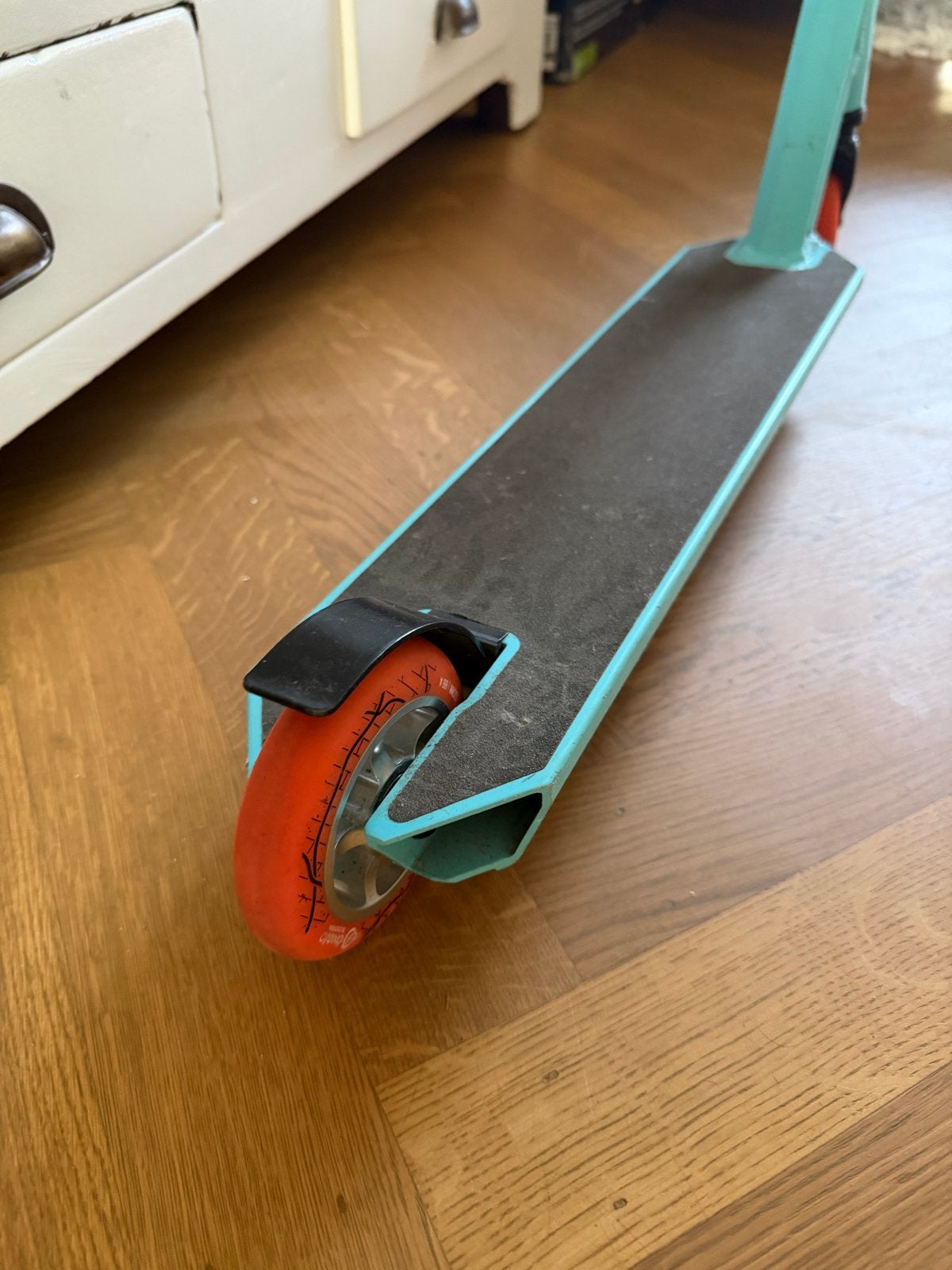 Stuntstep met oranje wielen - Gebruikt, Fietsen en Brommers, Steps, Ophalen, Gebruikt, Gewone step