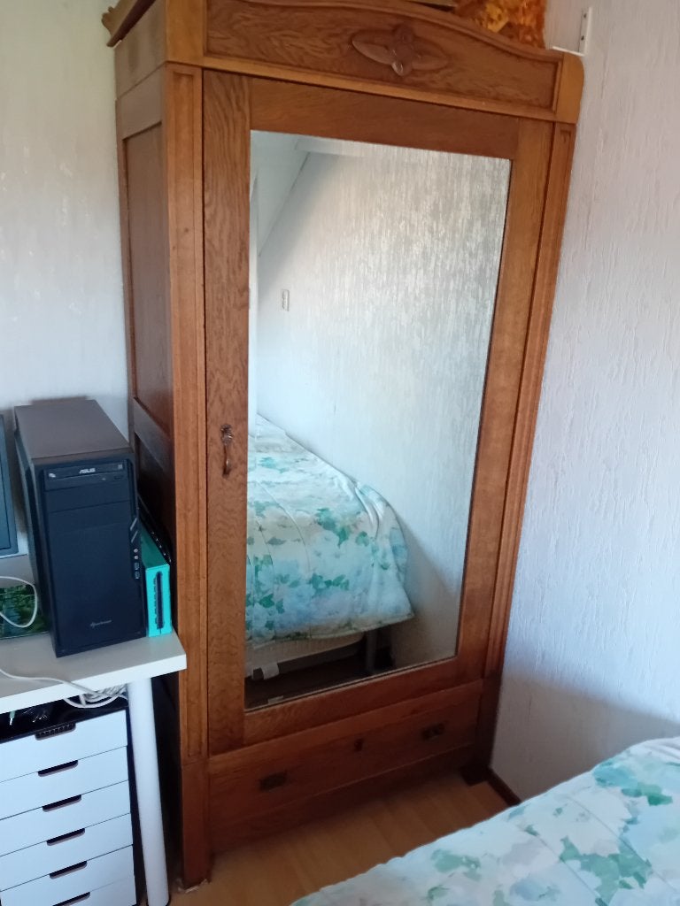 0ude spiegelkast, Ophalen