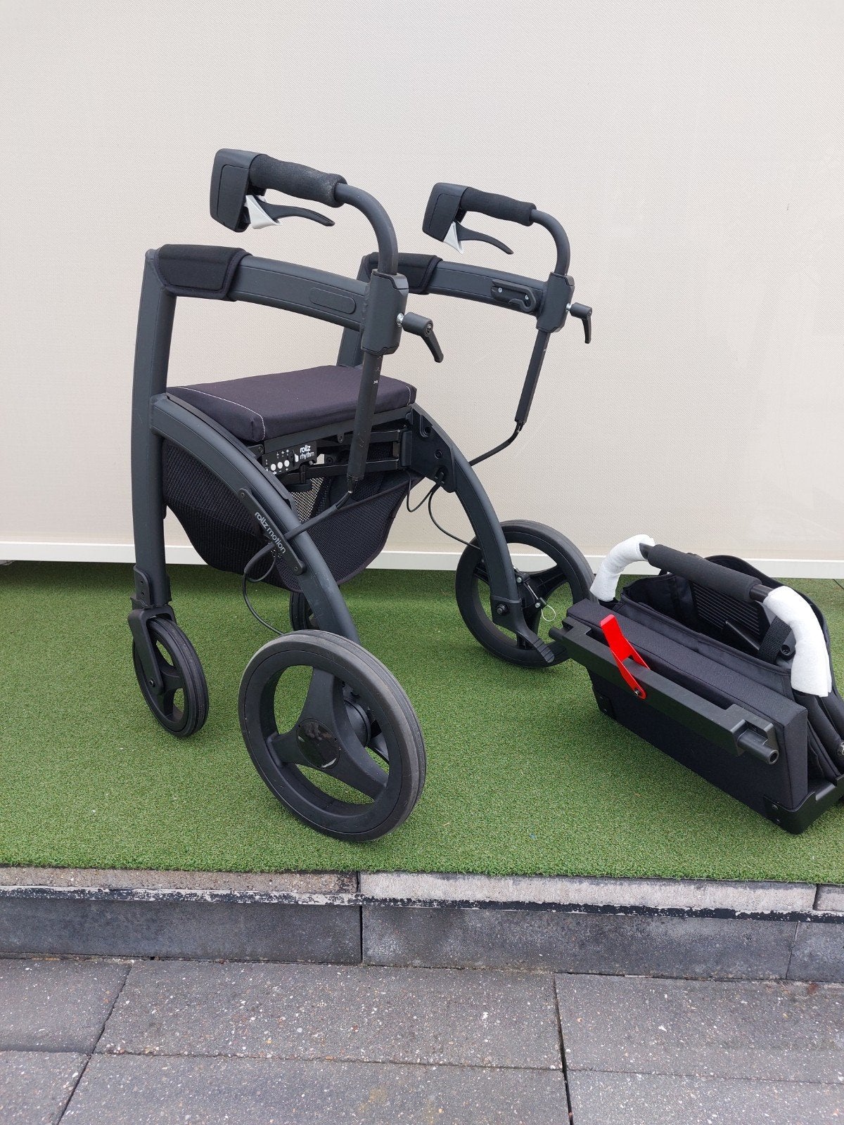 Rhythm Rollz motion  parkinson  rollator rolstoel, Diversen, Ophalen of Verzenden