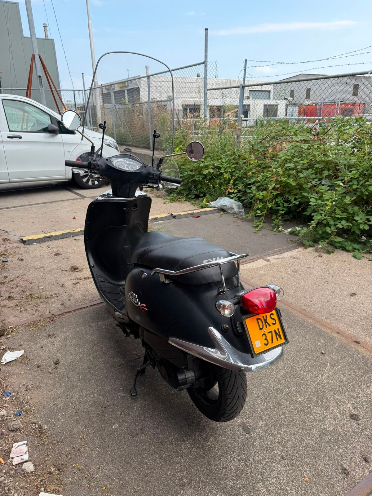 SYM Allo scooter - Zwart, met windscherm, Fietsen en Brommers, Scooters | SYM, Gebruikt, Allo, Maximaal 45 km/u, Benzine, Ophalen
