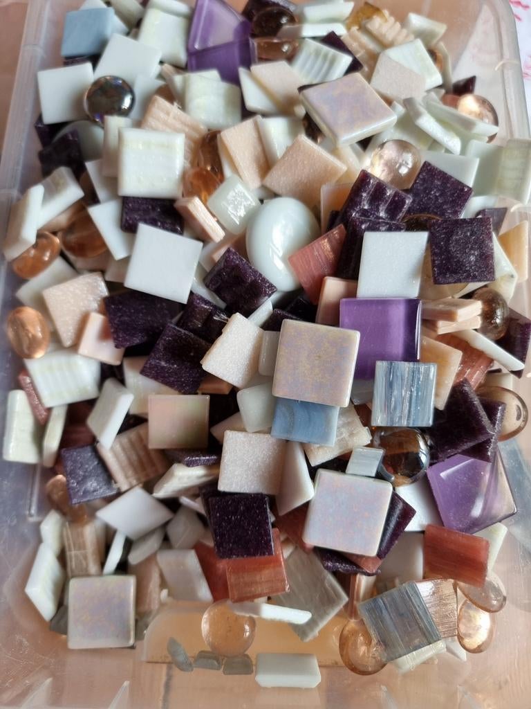 Mozaieksteentjes mix 1 kilo paars roze grijs en wit, Hobby en Vrije tijd, Knutselen, Ophalen of Verzenden, Nieuw, Knutselmateriaal