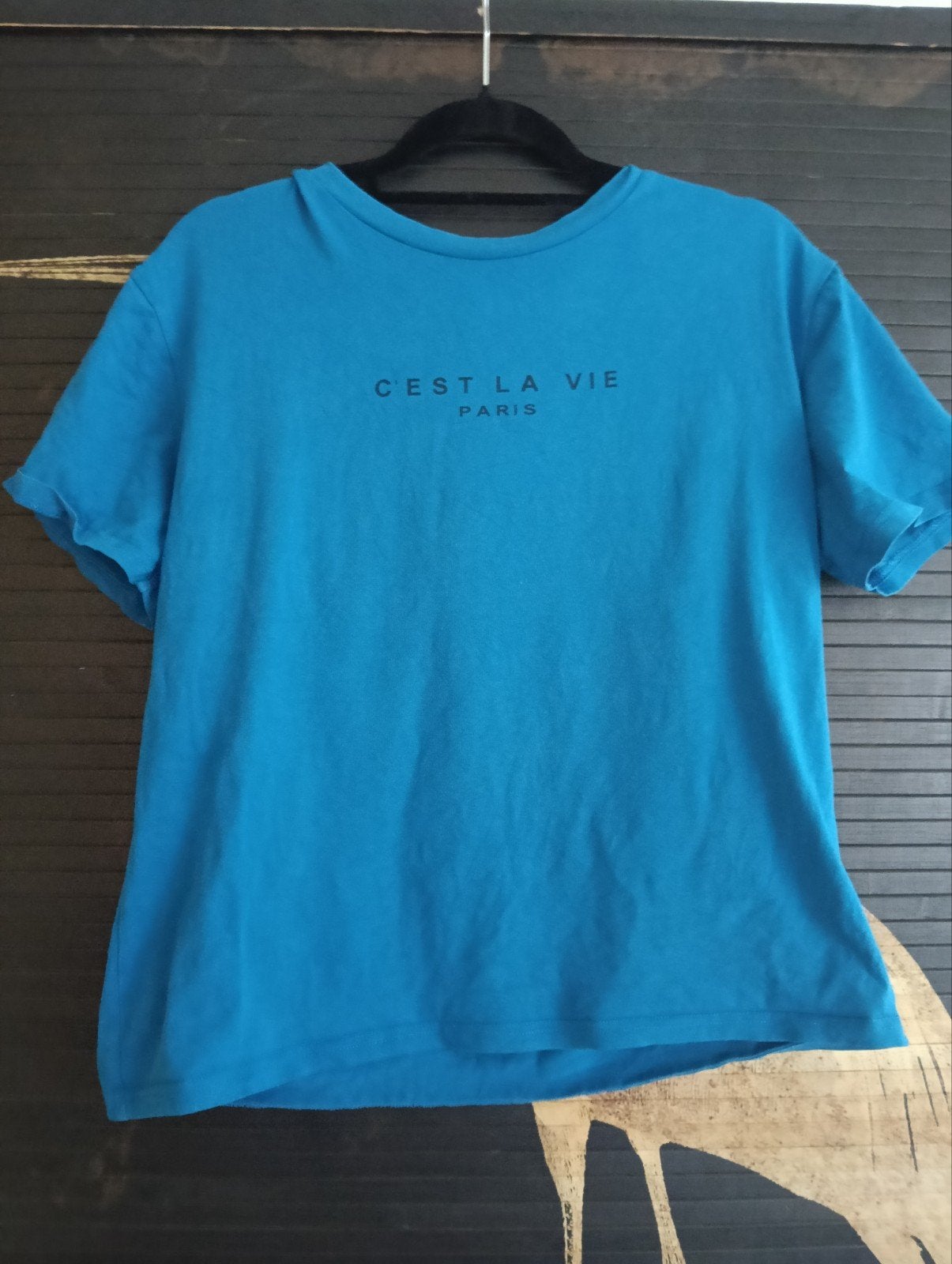 T-shirt C'est la vie - Maat M, Kleding | Dames, Maat 38/40 (M), Blauw, Ophalen of Verzenden, Korte mouw