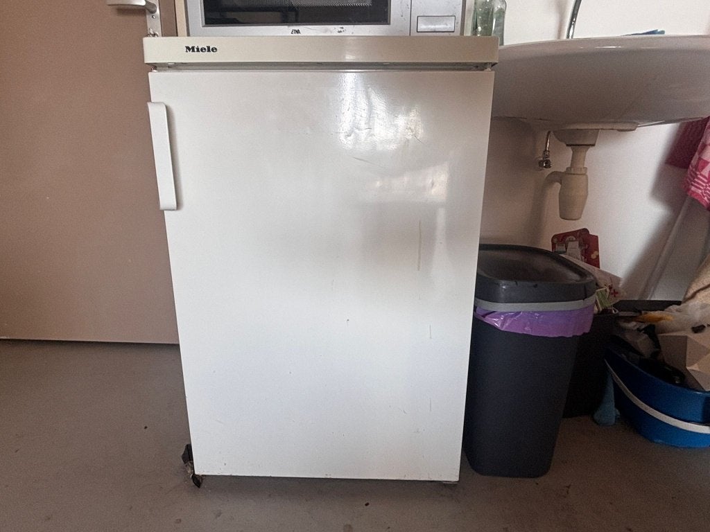 Miele Refrigerator, Ophalen, Zonder vriesvak, 200 liter of meer, 160 cm of meer