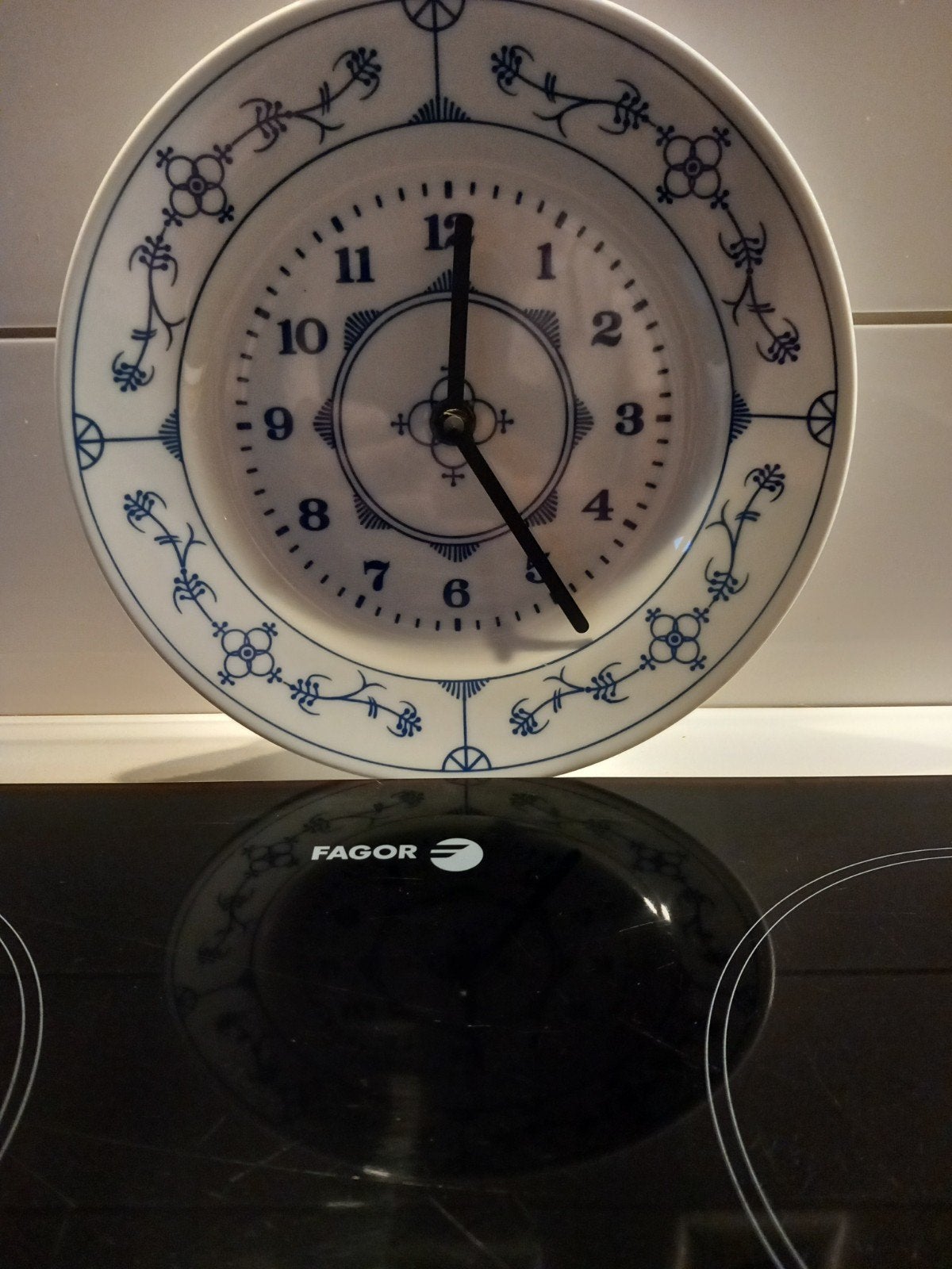 Wandklok Saksisch Blauw Jager Eisenberg - 24 cm doorsnee, Ophalen of Verzenden
