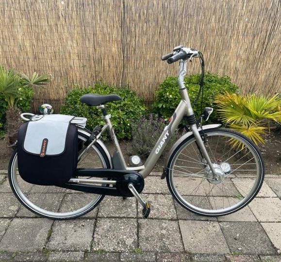 Giant twist comfort CS Double Maat M, Fietsen en Brommers, Elektrische fietsen, Ophalen, Minder dan 30 km per accu, Giant, Zo goed als nieuw