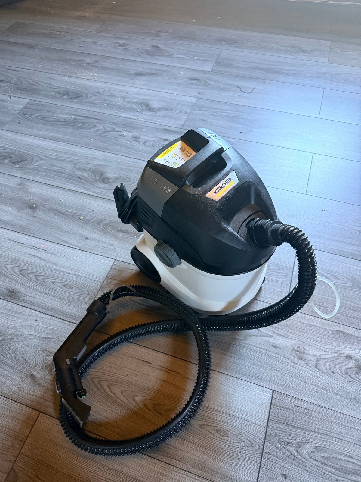 Kärcher SE 5 Tapijt/Bank reiniger 3 X GEBRUIKT!!, Combi-reiniger, Gebruikt, Kärcher, Ophalen of Verzenden
