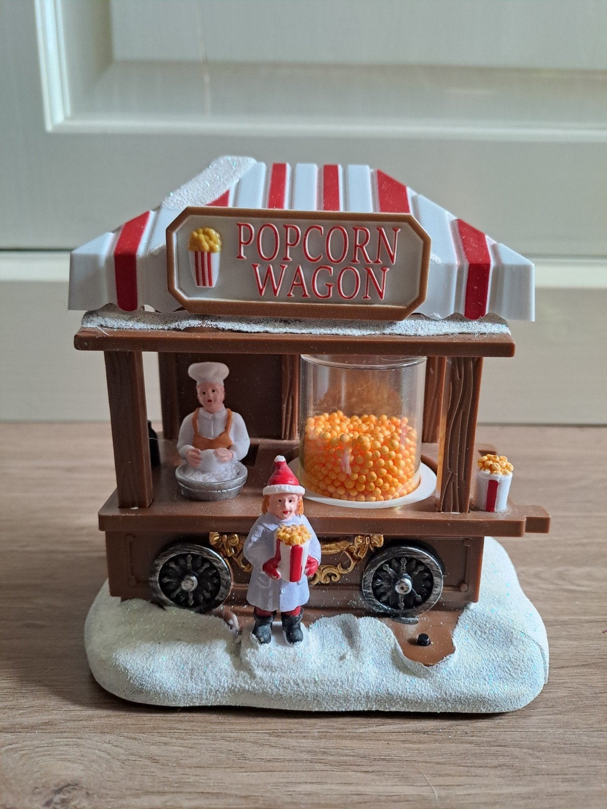 Kerstdecoratie popcorn wagen met beweging en licht, Ophalen of Verzenden, Zo goed als nieuw