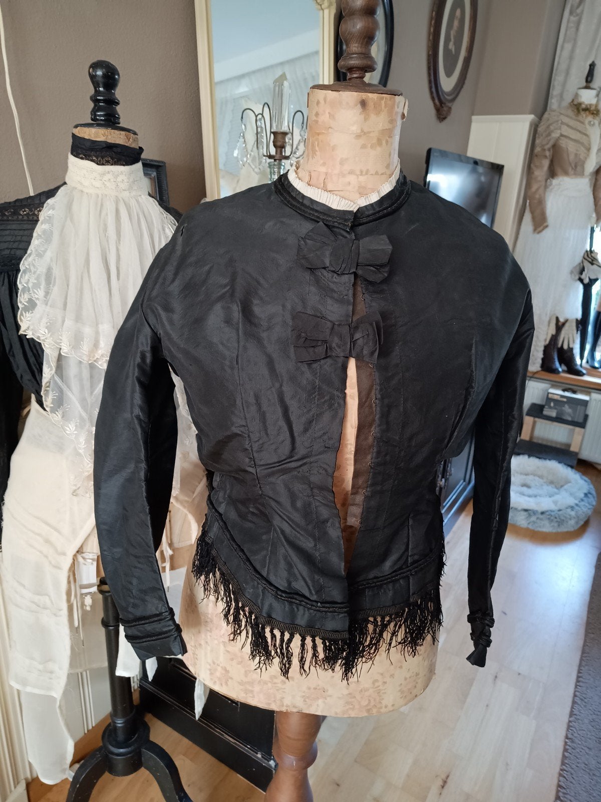 Mooie oude zwarte bodice 🌹, Antiek en Kunst, Antiek | Kleding en Accessoires, Ophalen of Verzenden