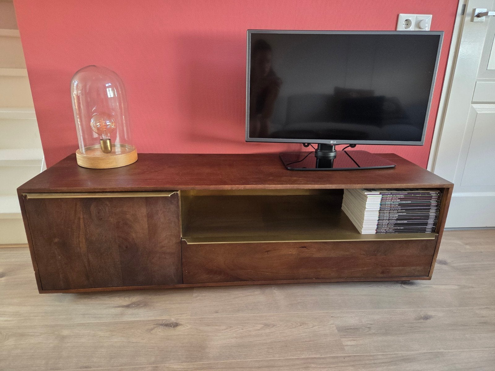 Dutchbone TV-meubel/dressoir van mangohout en messing, 150 tot 200 cm, Zo goed als nieuw, 25 tot 50 cm, Klassiek, tijdloos, industrieel