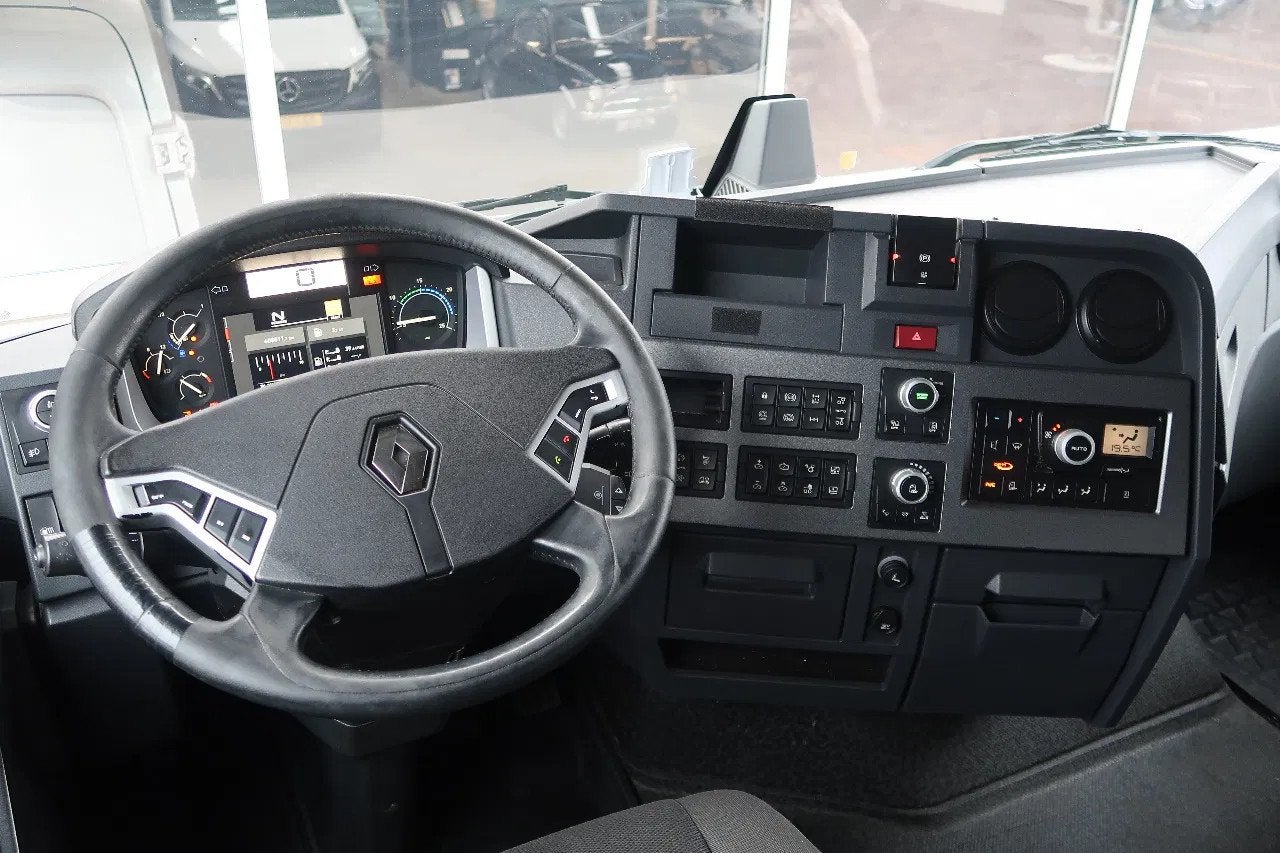 Renault T520 6x2/ RETARDER/ FULL AIR/ HYDRAULICS/ BOOGIE, Automaat, Euro 6, Renault, Bedrijf