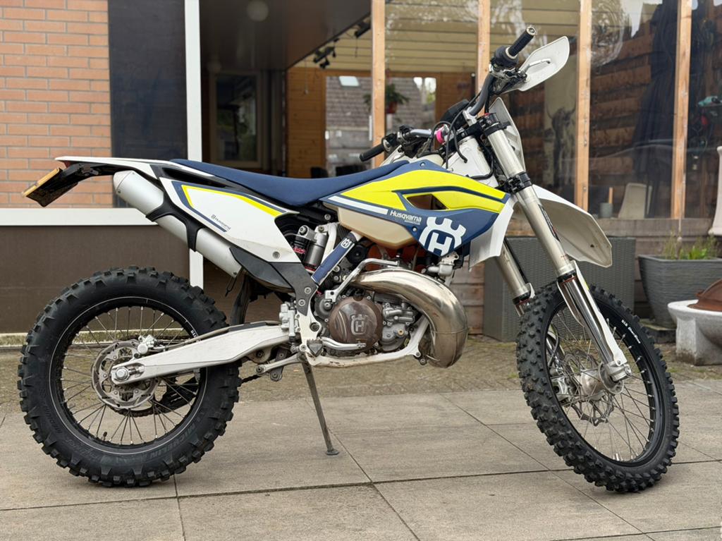 Husqvarna 250 TE 2016 met kenteken, recent onderhoud, Motoren, Motoren | Husqvarna, 250 cc, Gebruikt, Particulier, Enduro