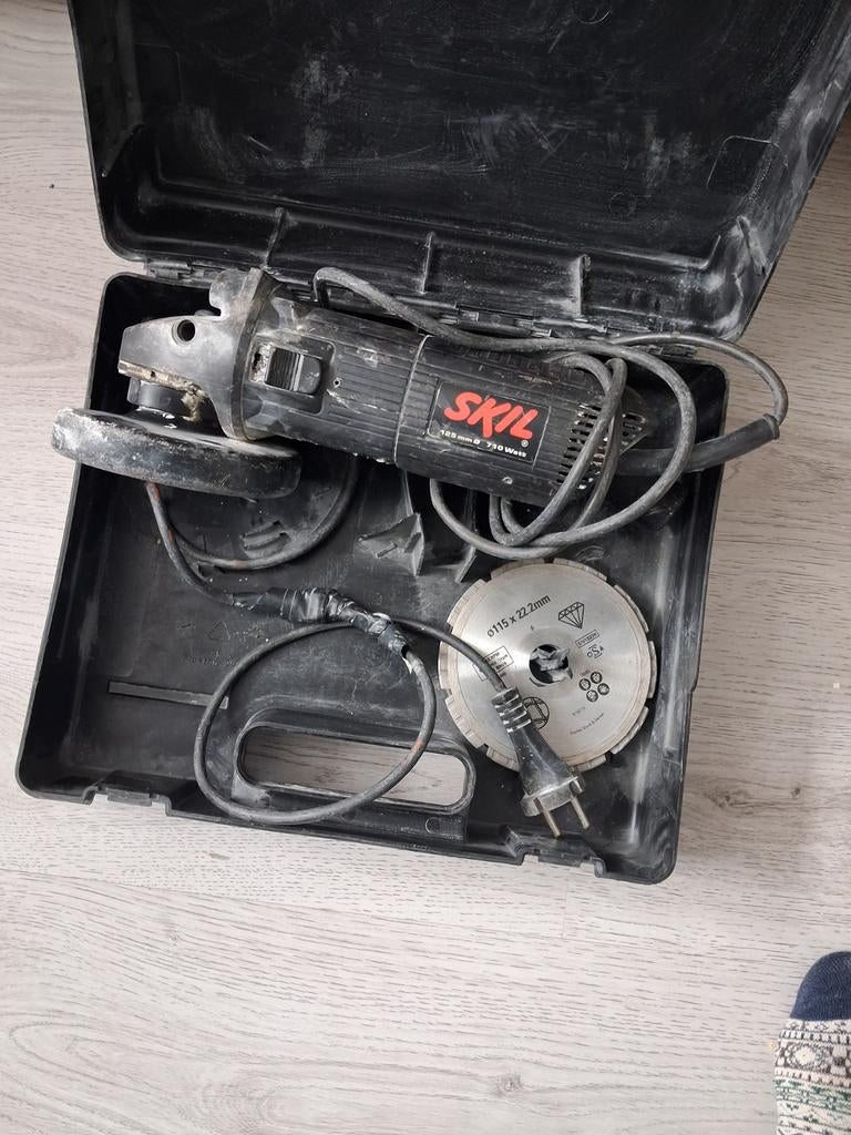 SKIL Haakse Slijpmachine 710W met koffer en slijpschijf, Ophalen of Verzenden