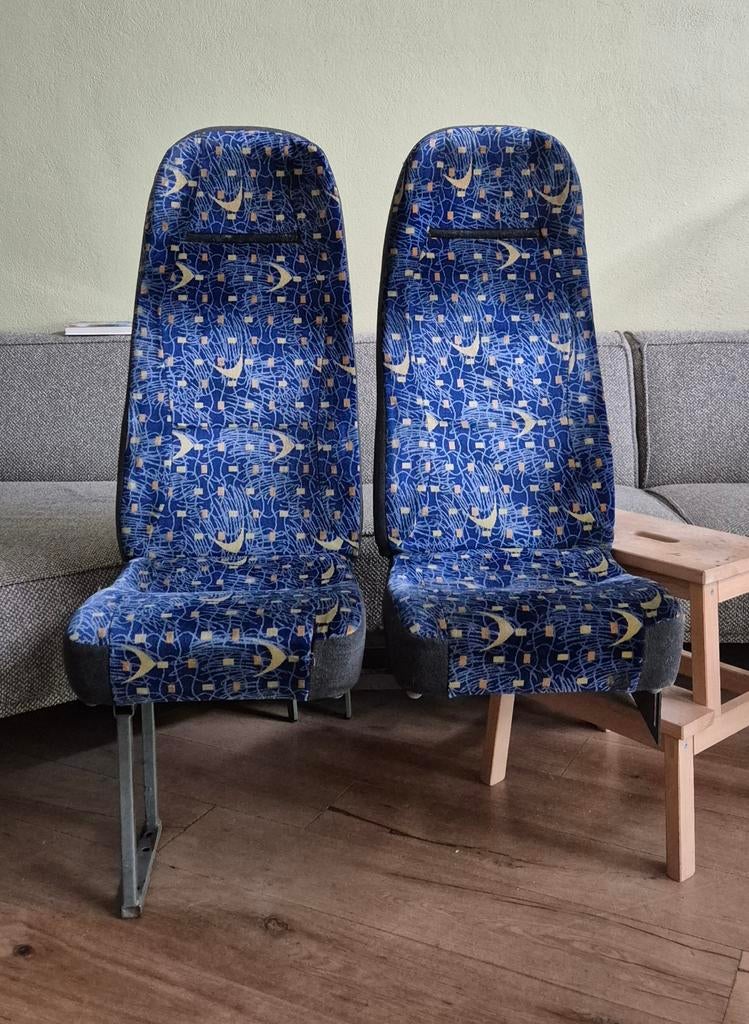 Leuk (retro/ vintage, jaren 90) bankje oude bus/ busstoelen, Ophalen