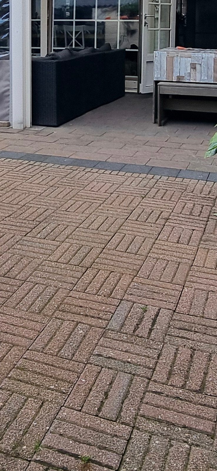Gratis waaltjes en sierbestrating (zelf verwijderen), Ophalen of Verzenden