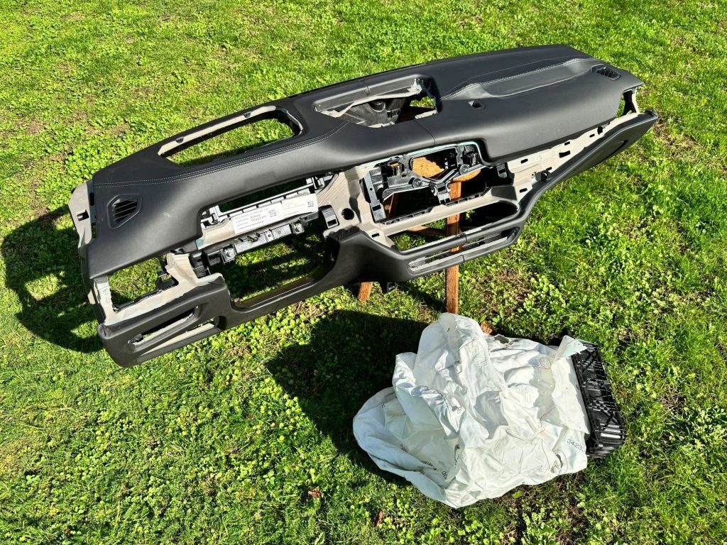 BMW F20 F21 F26 daschboard leder, Ophalen, Gebruikt, BMW