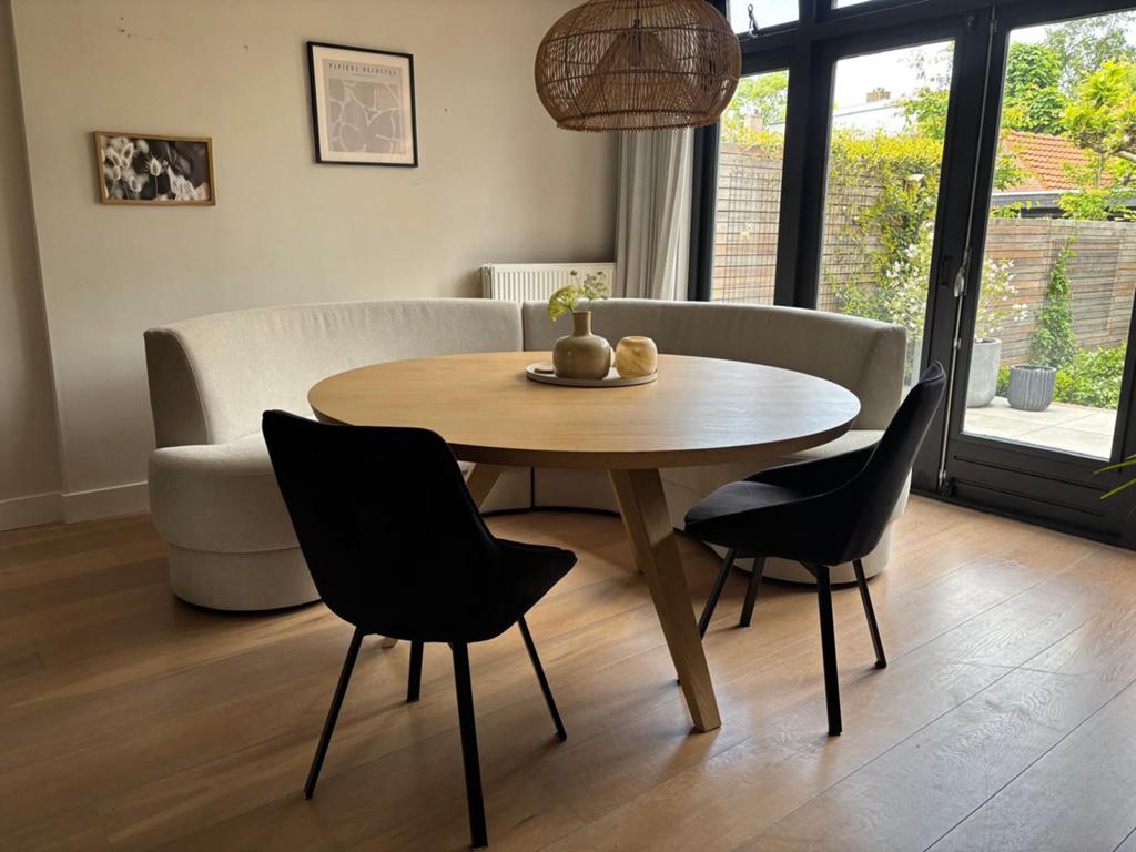 NIEUWE eetkamerbank Table du Sud, Ophalen, Nieuw, Vierpersoons of meer, Stof