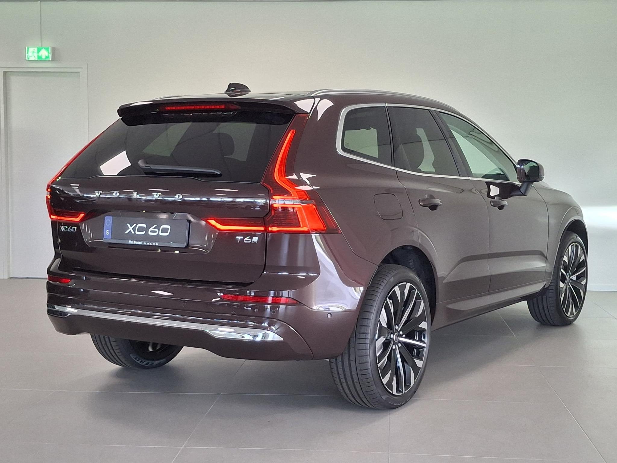 Volvo XC60 T6 Plug-in hybrid AWD Ultra Bright | Panoramadak, Auto's, Volvo, Automaat, 180 min, Plug-in hybride, XC60
