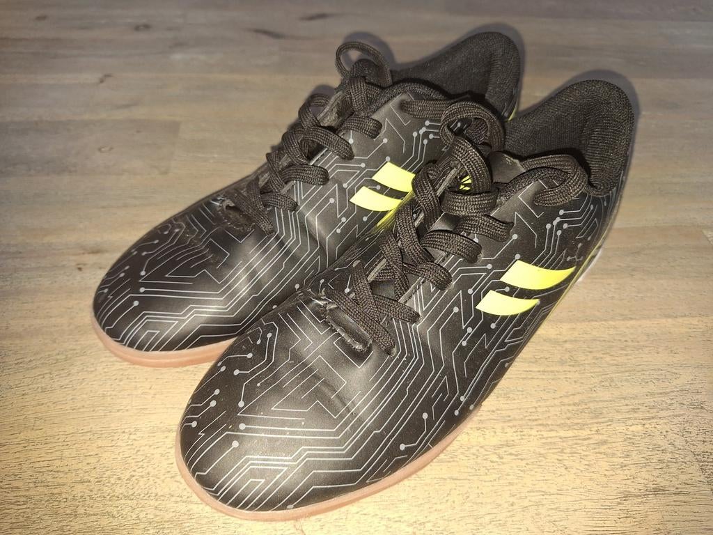 Zaal sportschoenen maat 37, Maat XS of kleiner, Ophalen of Verzenden, Zo goed als nieuw, Schoenen
