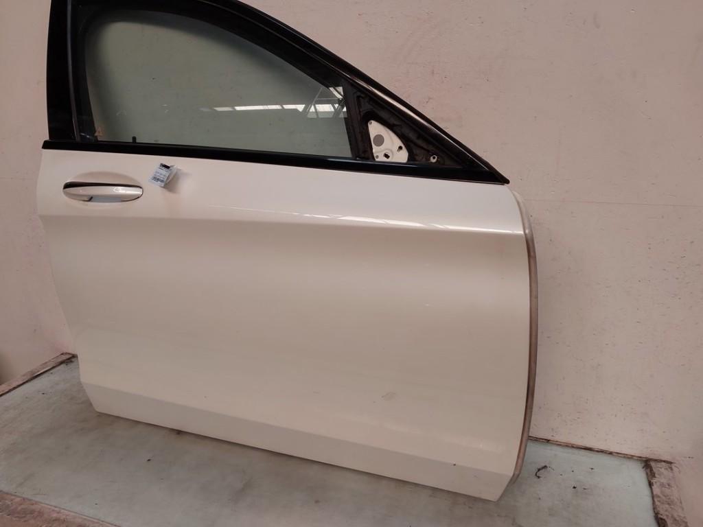 Portier Rechts Voor Mercedes-Benz C (W205) 2016 A2057200205, Gebruikt, Mercedes-Benz AG, Mercedes-Benz, Mercedesstraße 120, Stuttgart 70372, , Duitsland