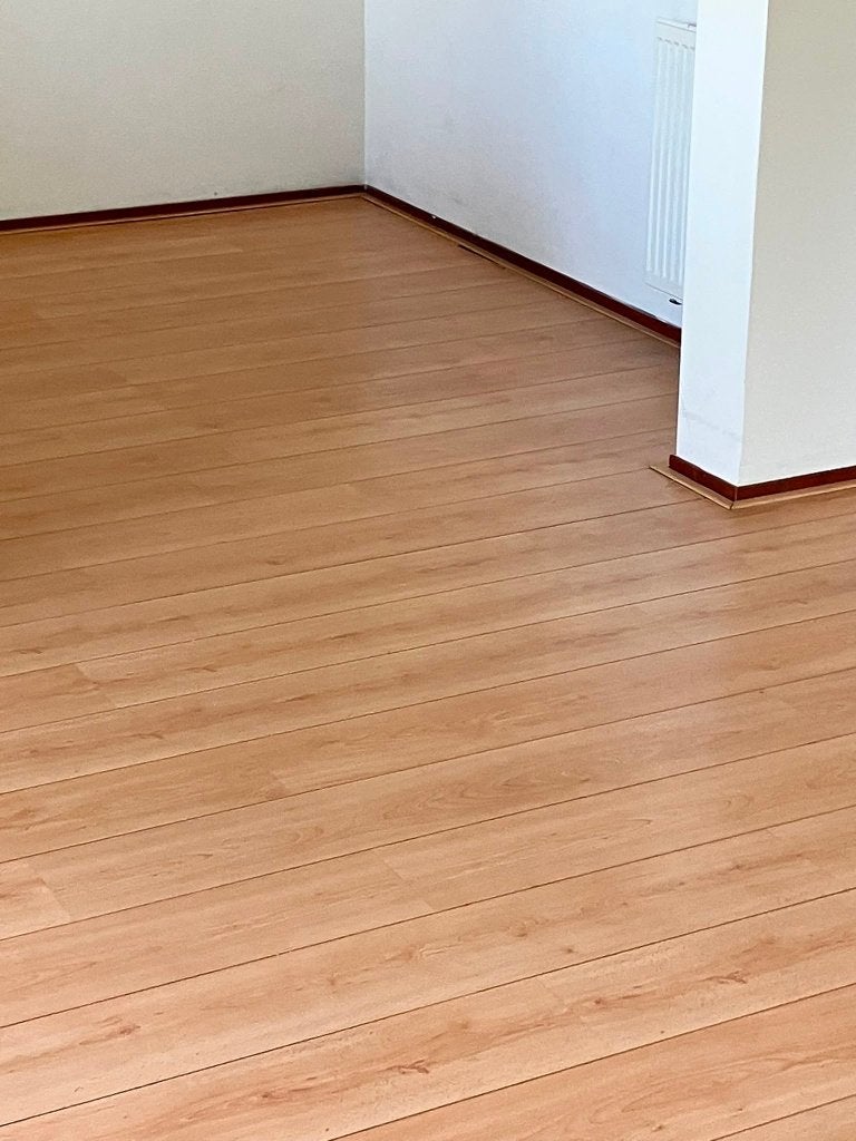 Gratis af te halen: 40m2 mooie beukenkleurige laminaatvloer., Ophalen, Gebruikt, Beige, 25 tot 50 m²
