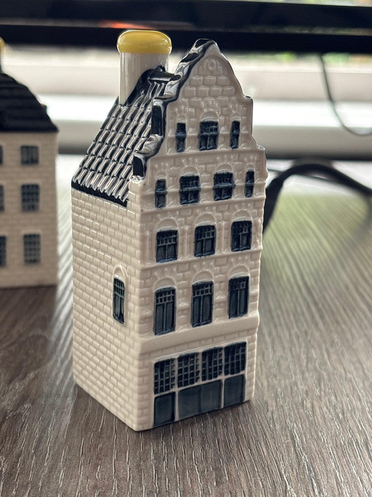 KLM huisje nummer 41 - Grimburgwal 2, Amsterdam, Verzamelen, KLM Huisjes, Zo goed als nieuw, 41 t/m 60, Gevuld, Ophalen