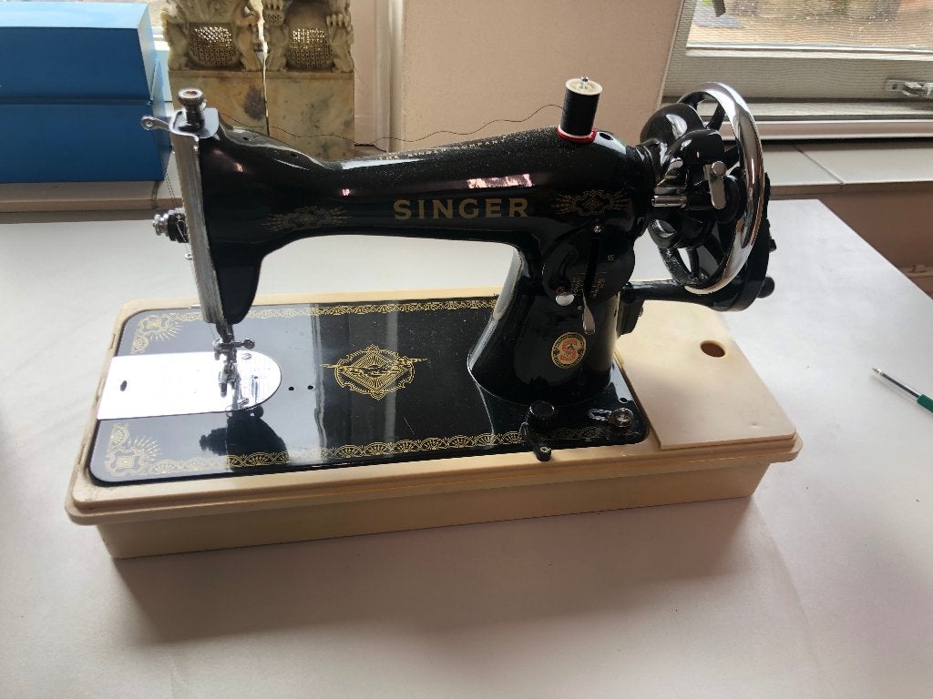 Singer handnaaimachine 3 van 3, Ophalen