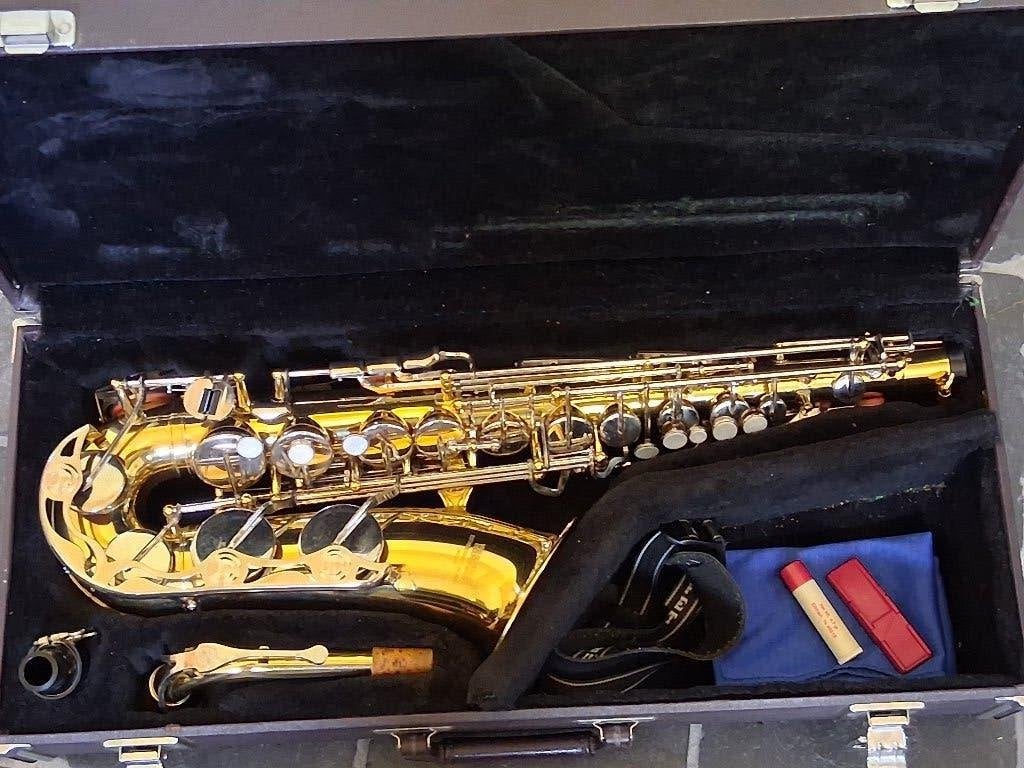 Yamaha YAS-23 altsaxofoon volledig gereviseerd, Ophalen of Verzenden, Gebruikt, Alt, Met koffer