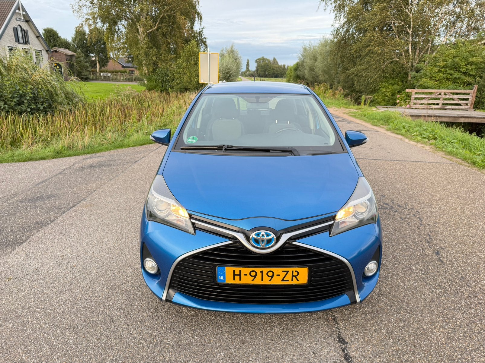 Foto 8 van Toyota Yaris Hybrid 1.5 AUTOMAAT| Navi| Cruise| Climate
