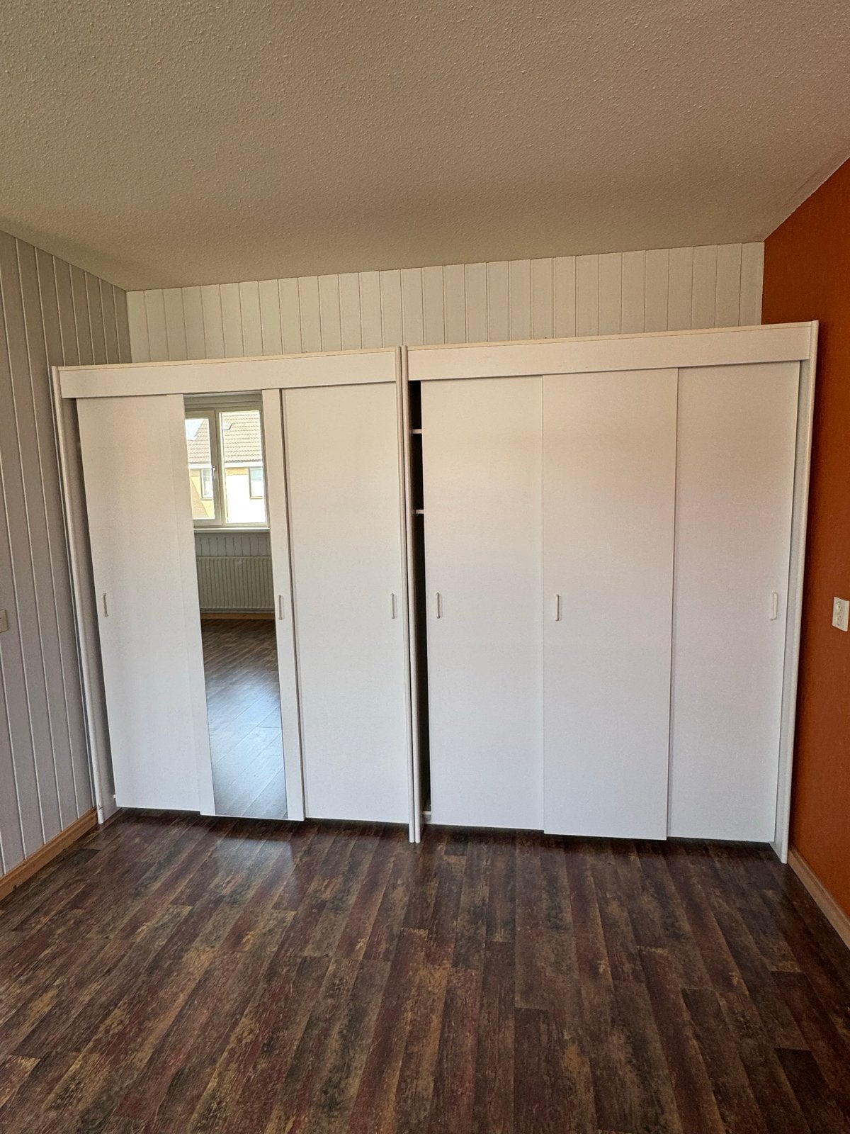 2 Kledingkasten met Schuifdeuren, Spiegel, Hang- en Leggedee, Ophalen, Gebruikt, 200 cm of meer, Met deur(en)