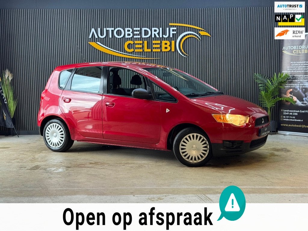 Mitsubishi Colt 1.1 Edition One 2010 ROOD APK|NAP|AIRCO, Auto's, Mitsubishi, Euro 5, Stof, Gebruikt, Metallic lak