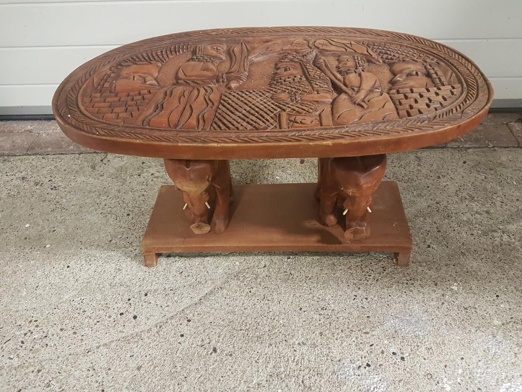 Zeer mooie sidetable houtsnijwerk olifanten, Ophalen, 100 tot 150 cm, Eikenhout, Zo goed als nieuw