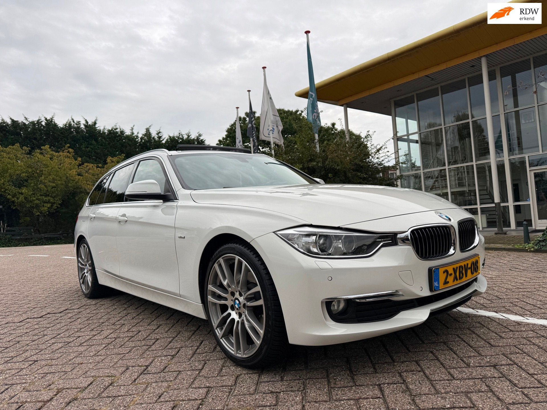 BMW 3-serie Touring 316i High Executive, Automaat, Dealer onderhouden, Gebruikt, Euro 6