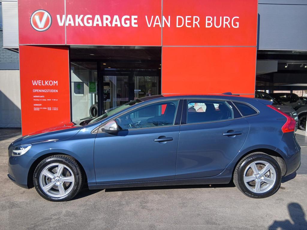 Volvo V40 2.0 T2 Momentum NIEUWE APK, Nieuwe Remblokken! RIJ, Voorwielaandrijving, 12 maanden, Stof, Gebruikt