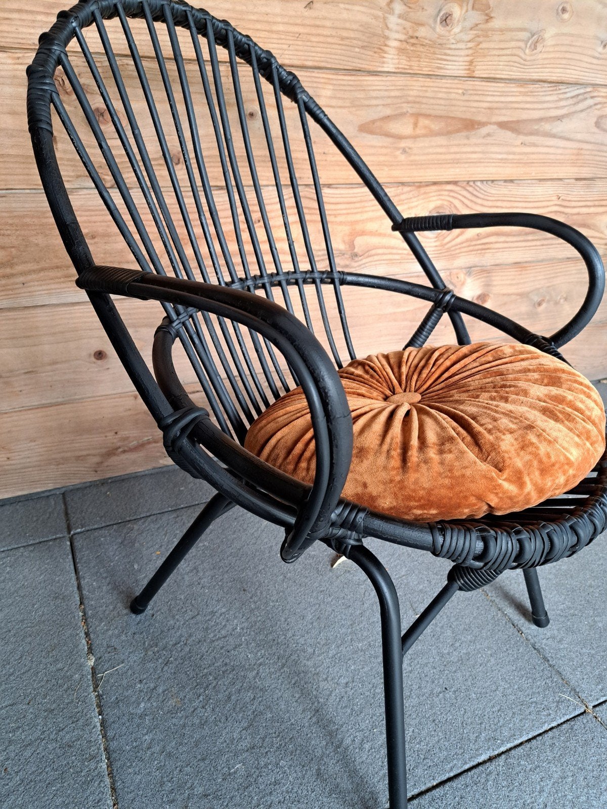 zwart rotan stoeltje met kussen, Huis en Inrichting, Ophalen, Zwart, Riet of Rotan, Zo goed als nieuw