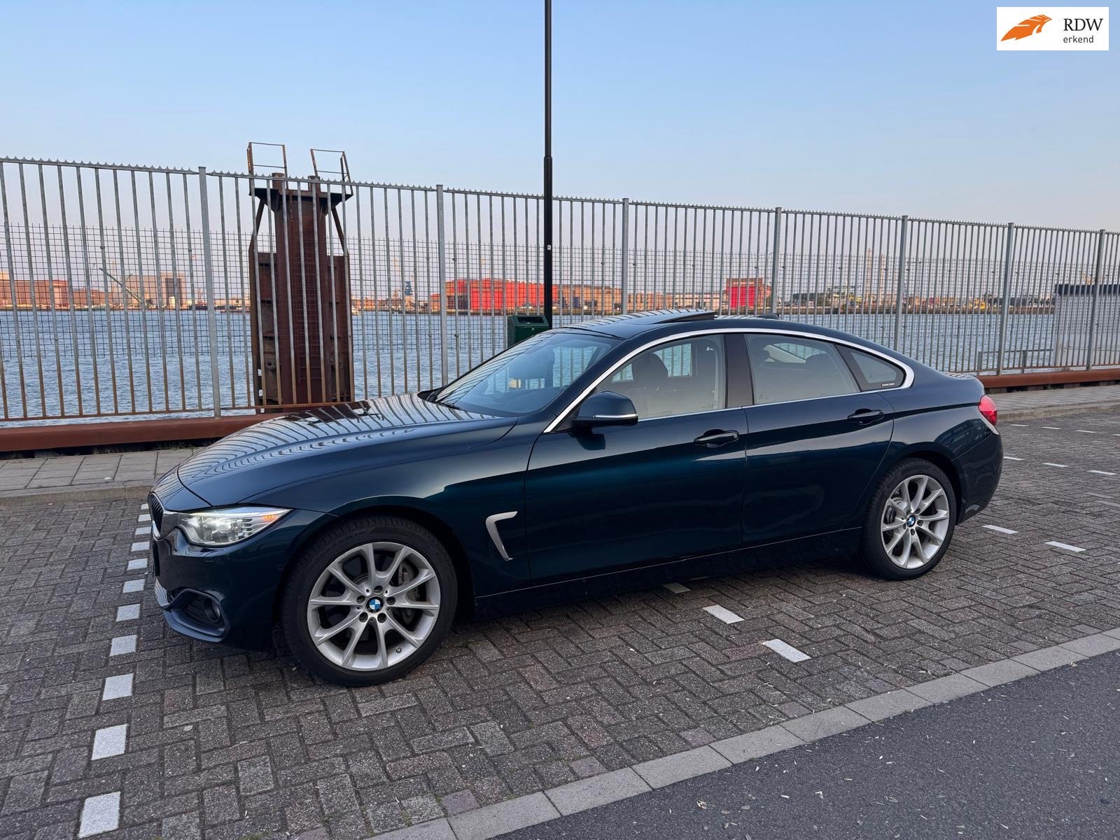 BMW 4-serie Gran Coupé 435d xDrive Centennial High Executiv, Auto's, Automaat, Blauw, Leder en Stof, Bedrijf
