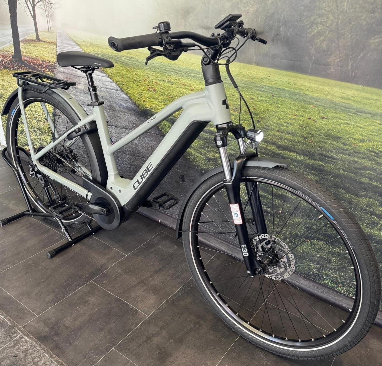 Foto 3 van Cube Kathmandu - Bosch CX 85NM - 750WH Accu - Premium E-Bike
