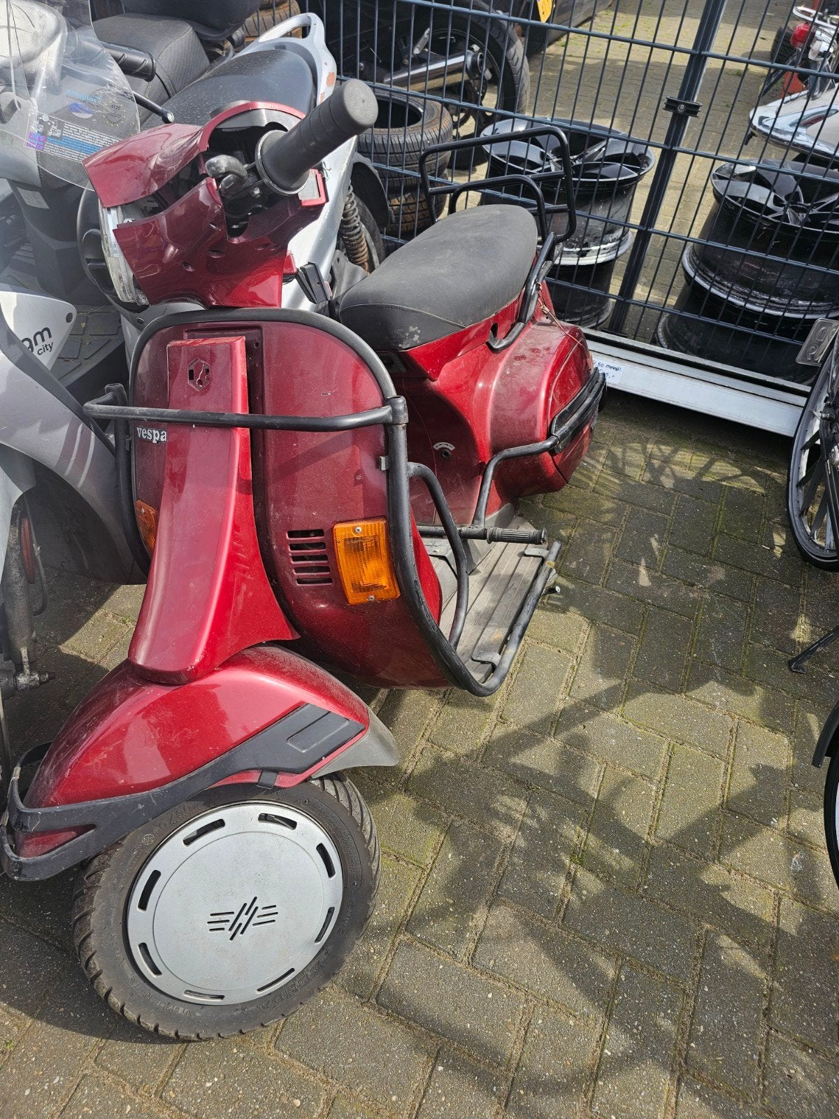 Rode Vespa Scooter - Klassiek Model, Ophalen, Gebruikt, Overige modellen, Maximaal 45 km/u