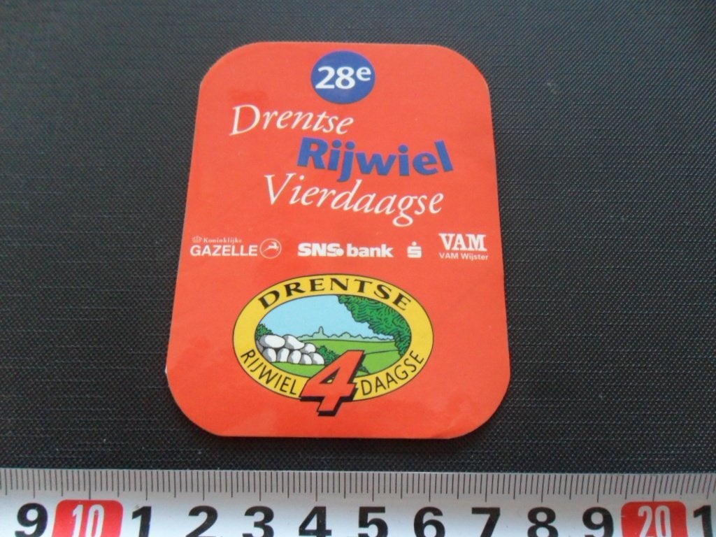 sticker 28e Drentse Rijwiel 4 Daagse 1993 GAZELLE VAM SNS *, Ophalen, Zo goed als nieuw