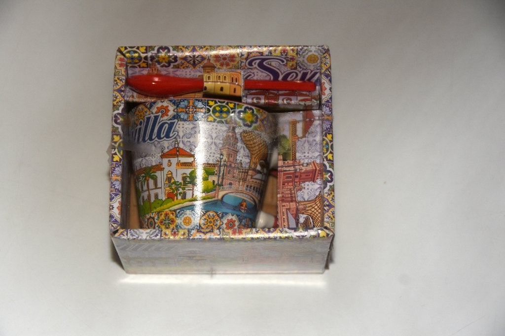Nieuw espresso kop met lepel uit Sevilla Spanje geschenkbox, Verzenden, Nieuw, Overige stijlen, Kop(pen) en/of Schotel(s)