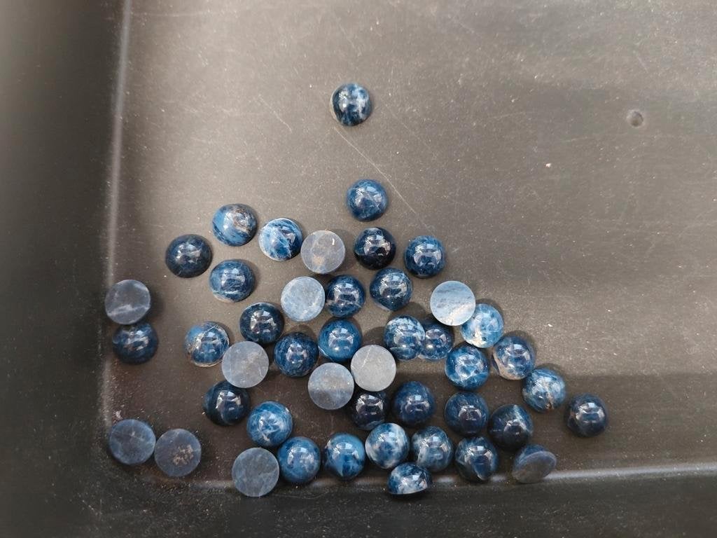 Lot met ronde sodaliet cabochons, Ophalen of Verzenden