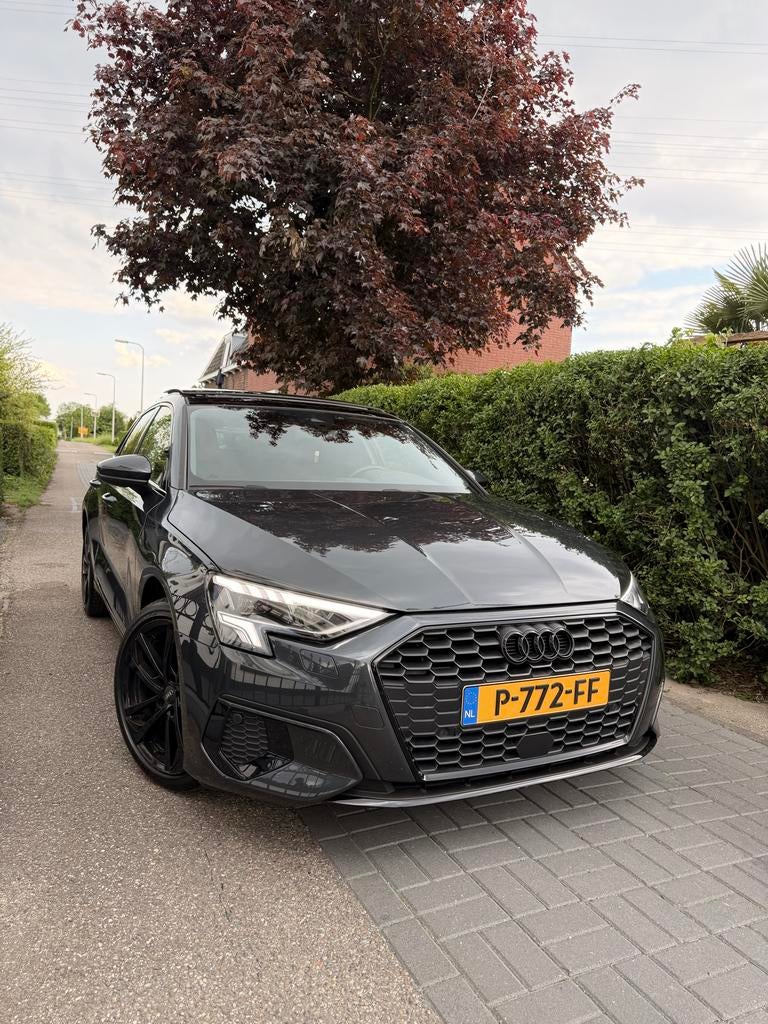 Audi A3 35 Tfsi advanced S-tronic 2022 Grijs Pano/Sfeer/Cam, Auto's, Audi, Stof, 1498 cc, 4 cilinders, Origineel Nederlands