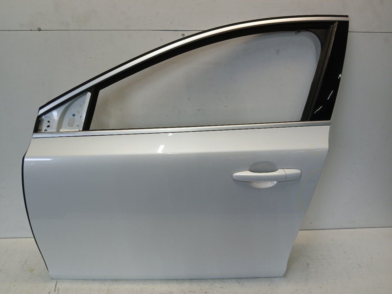Portier links voor Volvo V40, Auto-onderdelen, Carrosserie en Plaatwerk, Onderdelen@venauto.nl, Van der Ven Autorecycling B.V.