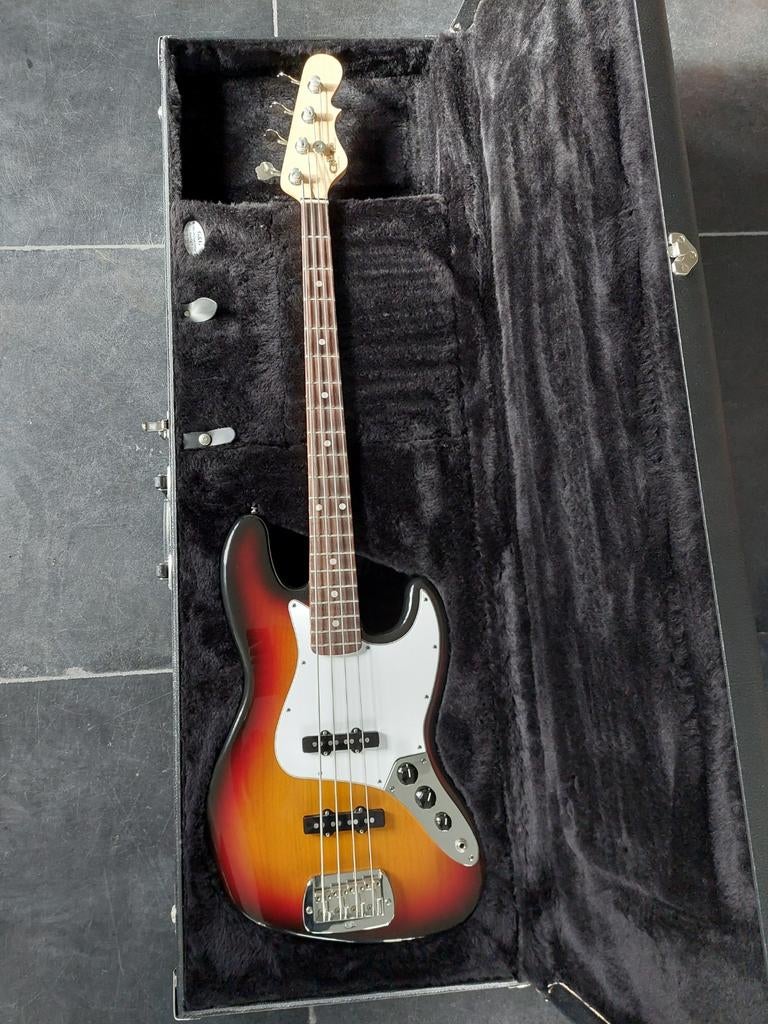 G&L Jazz Bass jazzbas Fullerton DeLuxe USA tolex case, Ophalen of Verzenden, Zo goed als nieuw, Elektrisch